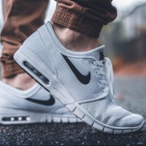 cropped feet 1840619 1920 1.jpg